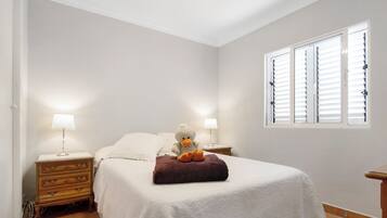 3 dormitorios, tabla de planchar con plancha, wifi gratis y ropa de cama