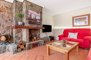 TV, DVD player, table tennis, stereo