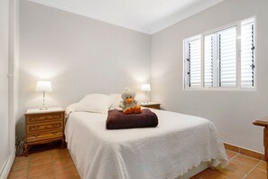 3 habitaciones, tabla de planchar con plancha y wifi gratis 
