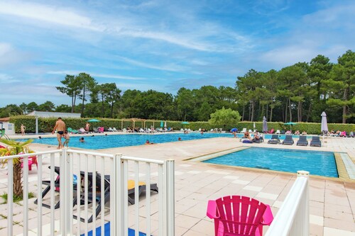 Apartment 'Chalet A Village Vacances' with Shared Pool, Private Terrace and Wi-Fi