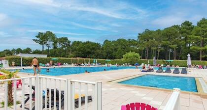 Apartment 'Chalet A Village Vacances' with Shared Pool, Private Terrace and Wi-Fi