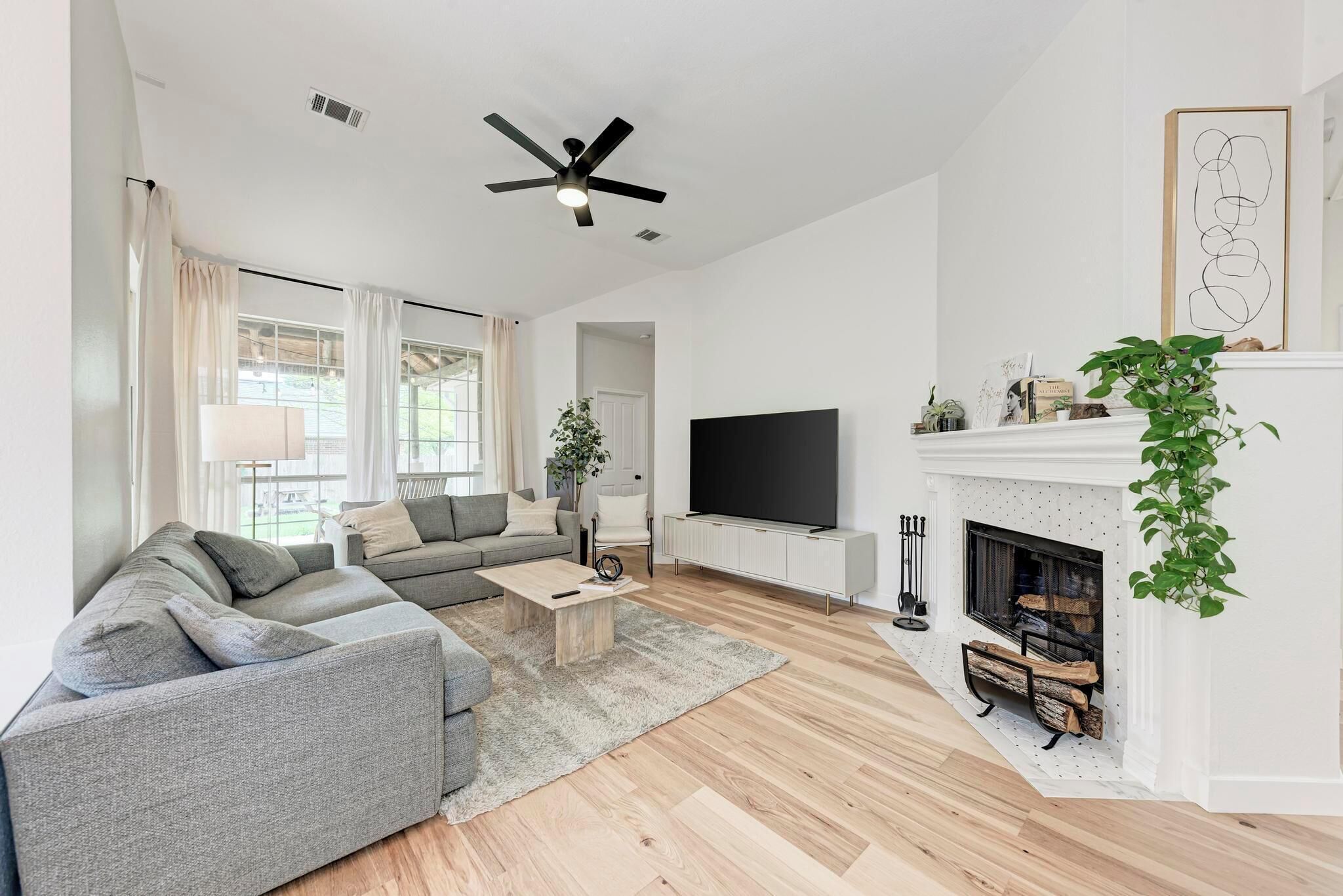 Bright & Modern + Patio @ Cedar Park • Austin