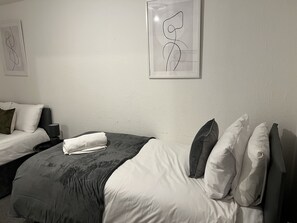 1 quarto, ferros/tábuas de passar roupa, Wi-Fi, roupa de cama