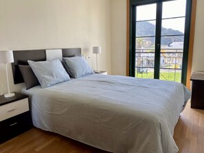 2 bedrooms, bed sheets