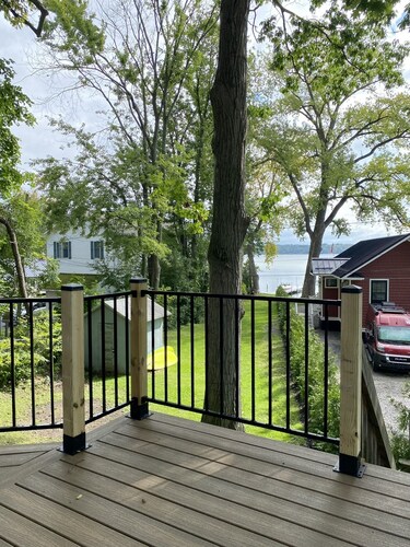 Newly Renovated Lake Cottage - available for the very first season! 