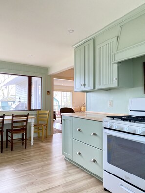 Fridge, oven, stovetop, dishwasher - Newly Renovated Lake Cottage - available for the very first season! (Auburn)