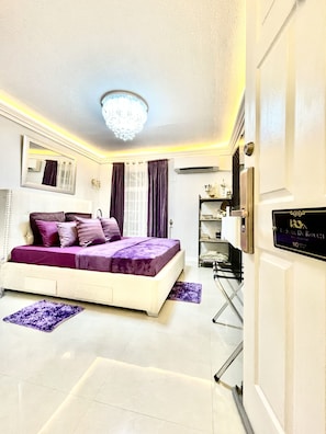 3 makuuhuonetta, silitysrauta/-lauta, vauvan matkasänky, Wi-Fi