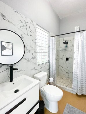 Bathroom - Centrally located , Family and Pet Friendly. (Cabo Rojo)