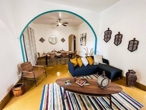 Smart TV - Centrally located , Family and Pet Friendly. (Cabo Rojo)