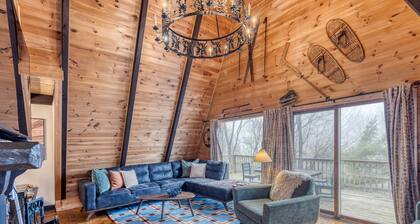 Sleeps 10 | Hot Tub | Game Room | Spacious Deck