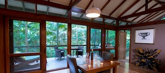 Creekside Spa Cabin @ Crystal Creek Rainforest Retreat