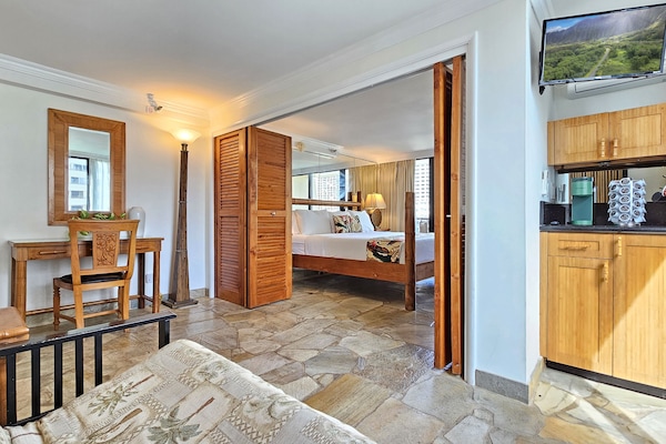 1 habitación, escritorio, tabla de planchar con plancha y wifi gratis