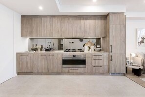Microwave, oven, dishwasher, coffee/tea maker
