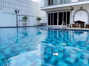 Business Villa | In-room safe, blackout drapes, soundproofing - Davinci Pool Villa (Pattaya)