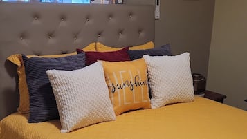 2 chambres, fer et planche à repasser, Wi-Fi, draps fournis