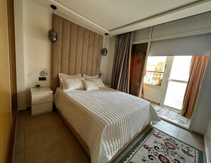 3 bedrooms, iron/ironing board, WiFi, bed sheets - Luxurious apartment in Rabat (Rabat)