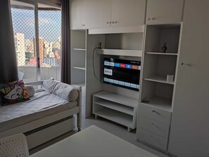 1 habitación, tabla de planchar con plancha, wifi y ropa de cama 