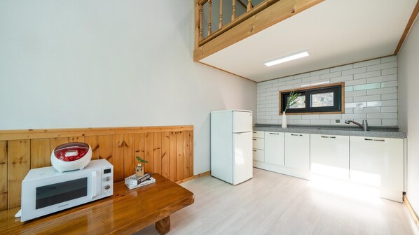 Basic Room, 1 Bedroom (D) | 1 bilik tidur, Wi-fi percuma