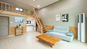 Eenvoudige kamer, 1 slaapkamer (Tomato 2 (Private / Loft)) | 1 slaapkamer, gratis wifi