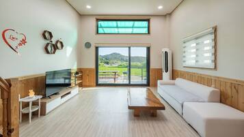 Basic Room, 1 Bedroom (Tomato 3 (Private / Loft)) | 1 bilik tidur, Wi-fi percuma