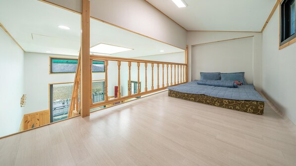 1 bedroom, free WiFi - Gyeongju Jayeon Pension (Gyeongju)