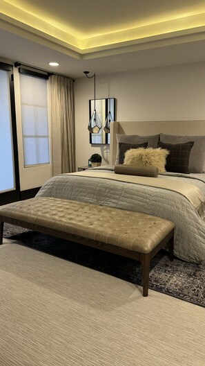 4 habitaciones, tabla de planchar con plancha, wifi y ropa de cama 