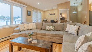 Living area - Brigham Riverside Manor (Fairbanks)