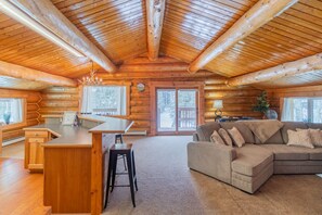 Interior - Tucked Away Timbers (Fairbanks)