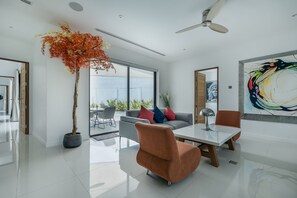 Interior - luxury tree villa (Tambon Rawai)