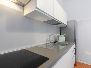Kühlschrank, Ofen, Geschirrspüler, Toaster