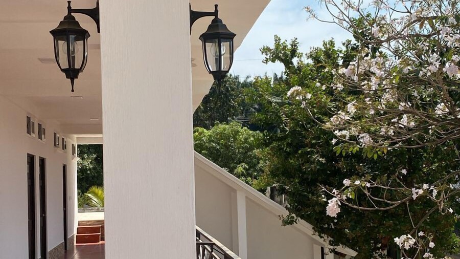 HOTEL CASA BLANCA