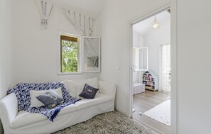 Una Smart TV, una chimenea