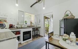 Fridge, dishwasher, coffee/tea maker - Gorgeous home in Dego with WiFi (Dego)