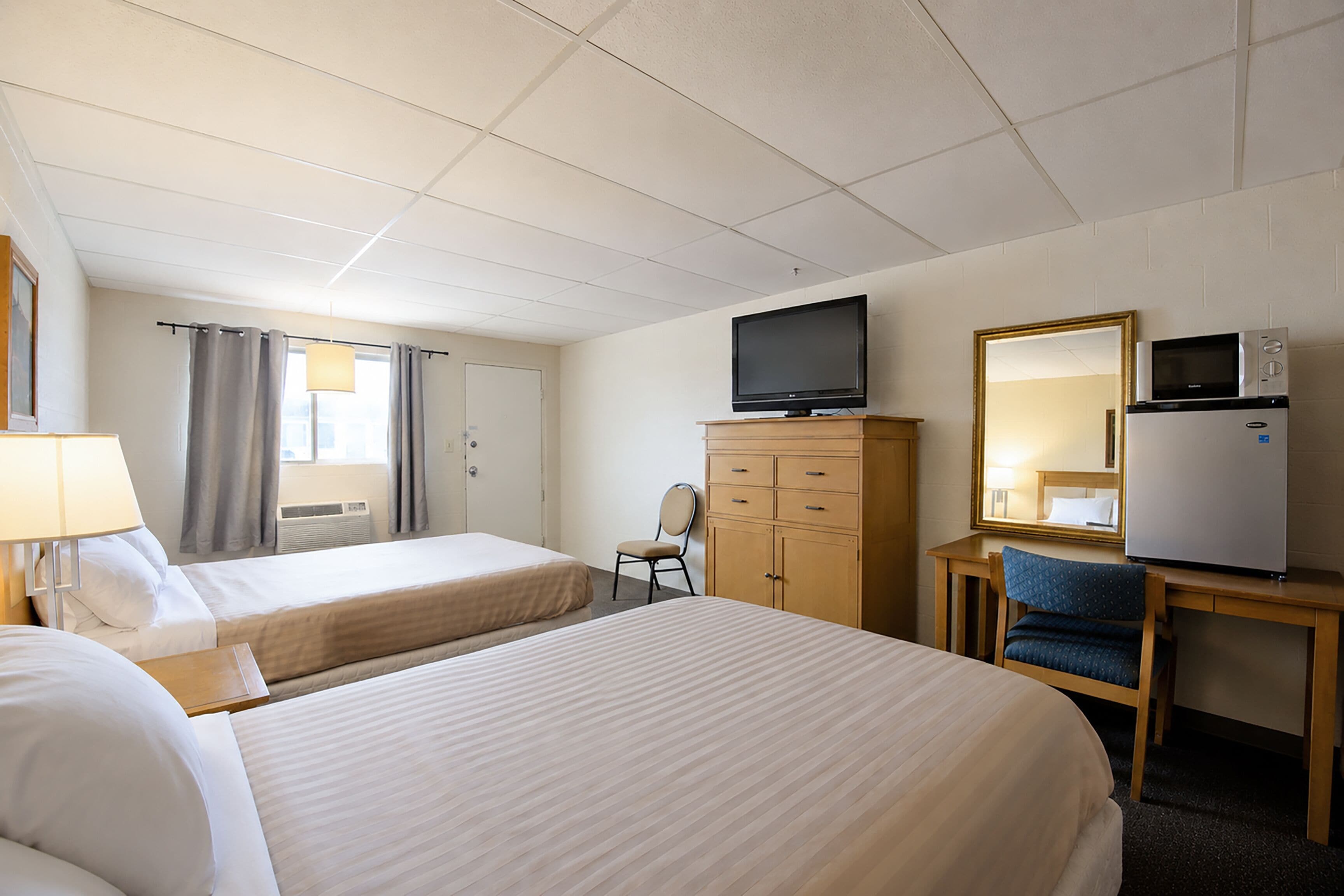 Desk, free WiFi, bed sheets