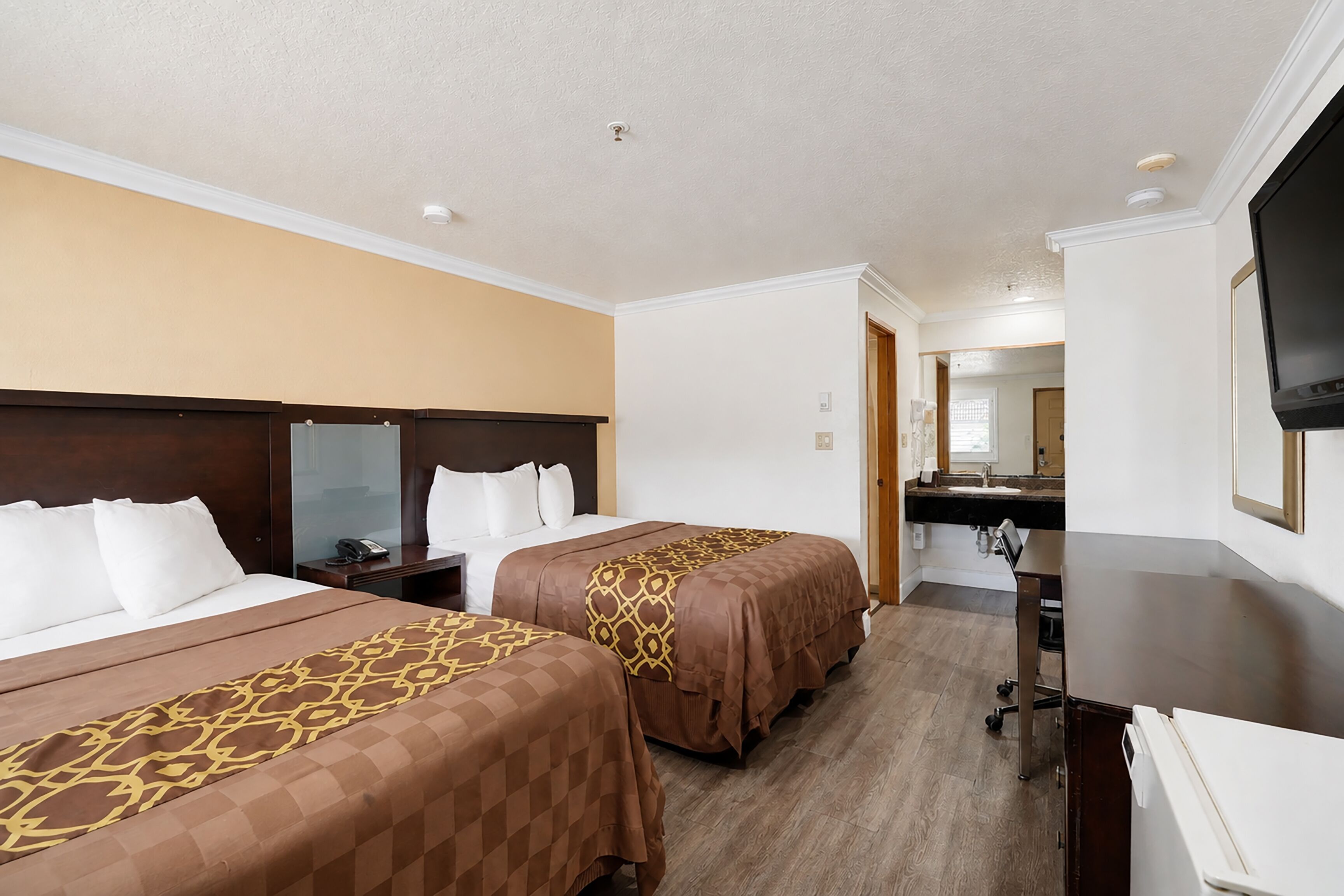 Room, 2 Queen Beds | Desk, free WiFi, bed sheets