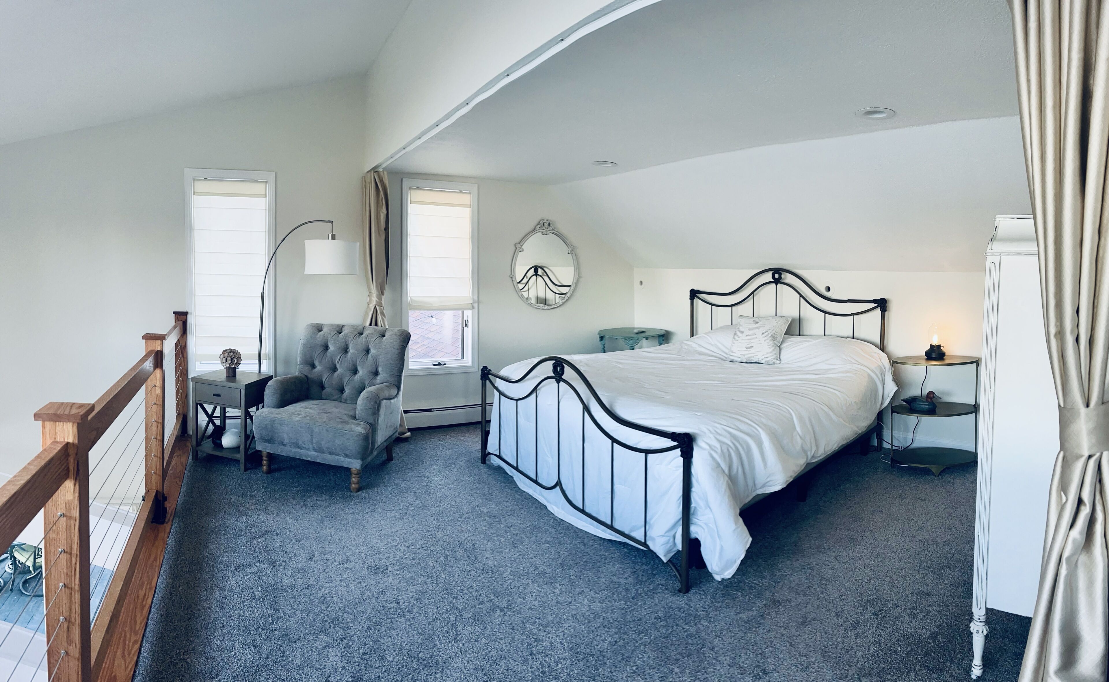 3 bedrooms, desk, iron/ironing board, travel crib