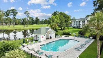 Piscina coperta, piscina all'aperto