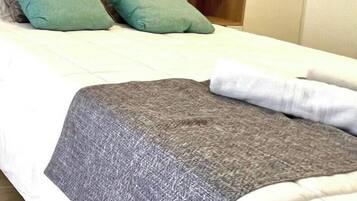 2 bedrooms, iron/ironing board, bed sheets