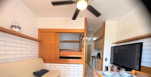 TV, table tennis - International loft, air-conditioned with pool and beach (cambrils)