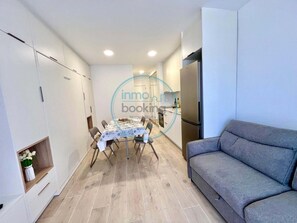 Interior - International loft, air-conditioned with pool and beach (cambrils)
