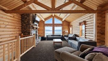 Smart TV, chimenea, videojuegos y futbolito