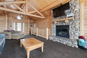 Smart TV, chimenea, videojuegos y futbolito