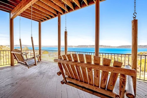 Hot Tub! Foosball! Lake views! Bunks! Sleeps 30+!