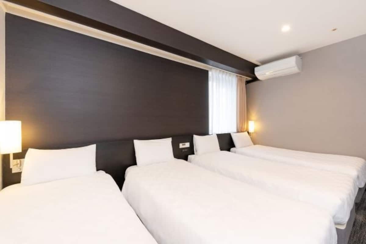Desk, free WiFi, bed sheets