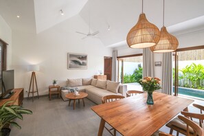 Villa | Dineren in de kamer