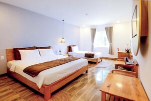 Down comforters, pillowtop beds, minibar, in-room safe