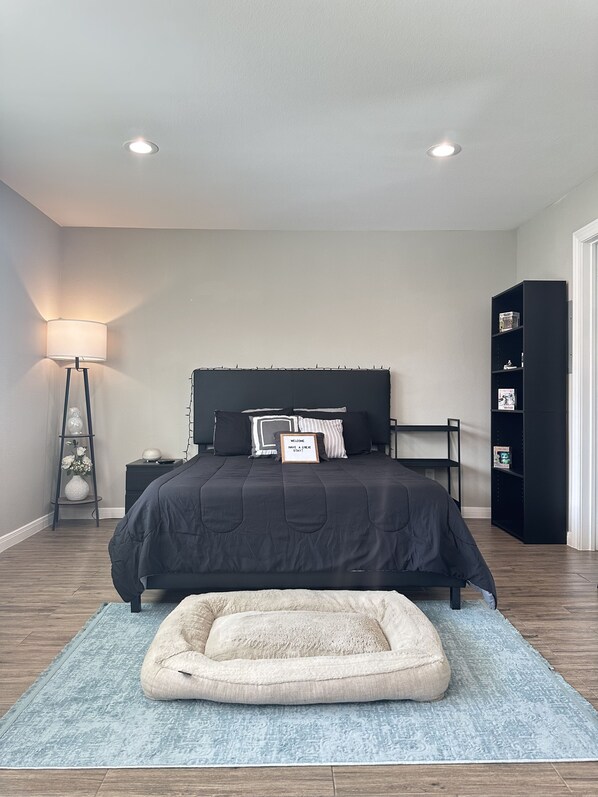 Desk, iron/ironing board, free WiFi, bed sheets