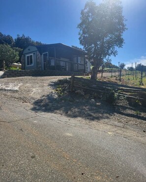Exterior - Serene Vineyard Cottage Escape (Fallbrook)