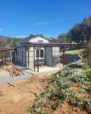 Exterior - Serene Vineyard Cottage Escape (Fallbrook)