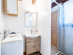 Hair dryer - Lutins 5 by Interhome (Les Mathes)